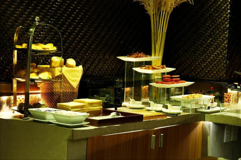 The White Hotel 8A Thai Van Lung Ho Chi Minh City Bagian luar foto