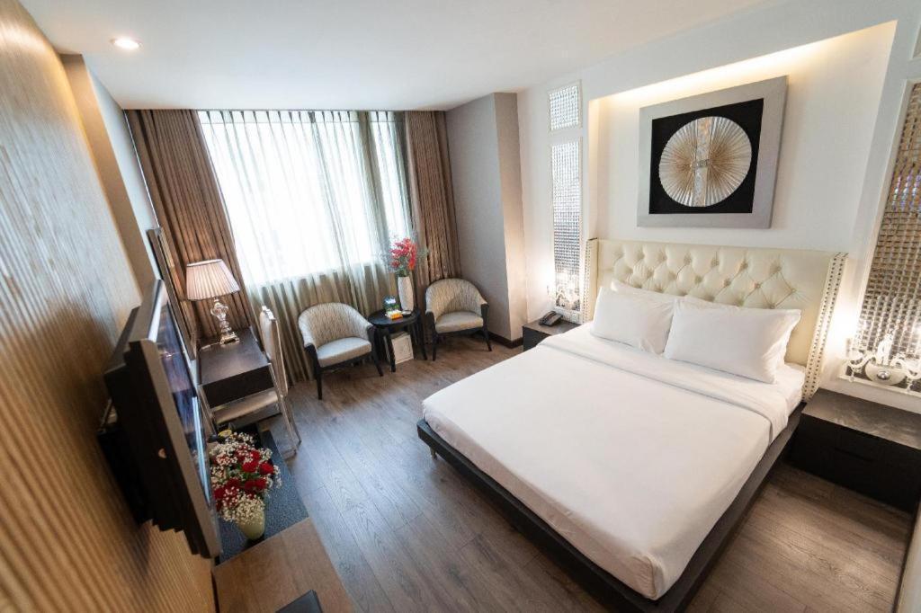 The White Hotel 8A Thai Van Lung Ho Chi Minh City Bagian luar foto