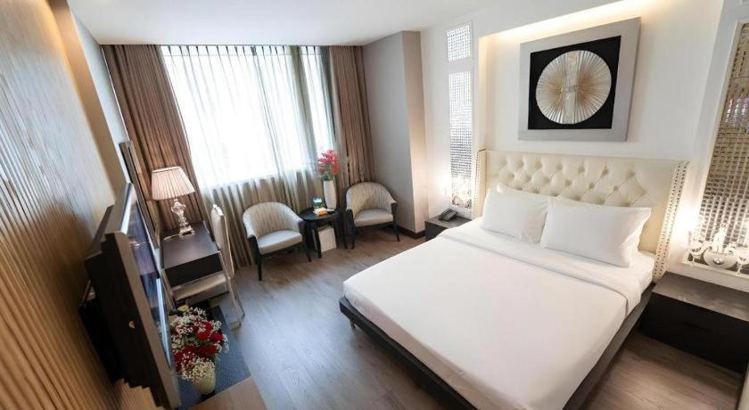 The White Hotel 8A Thai Van Lung Ho Chi Minh City Bagian luar foto
