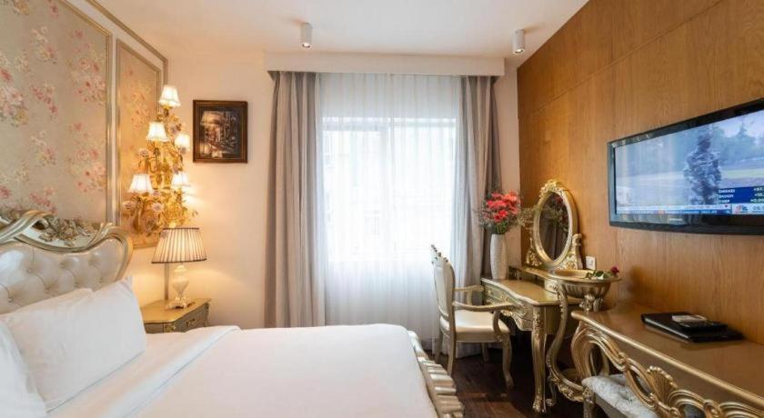 The White Hotel 8A Thai Van Lung Ho Chi Minh City Bagian luar foto