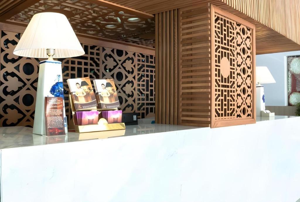 The White Hotel 8A Thai Van Lung Ho Chi Minh City Bagian luar foto