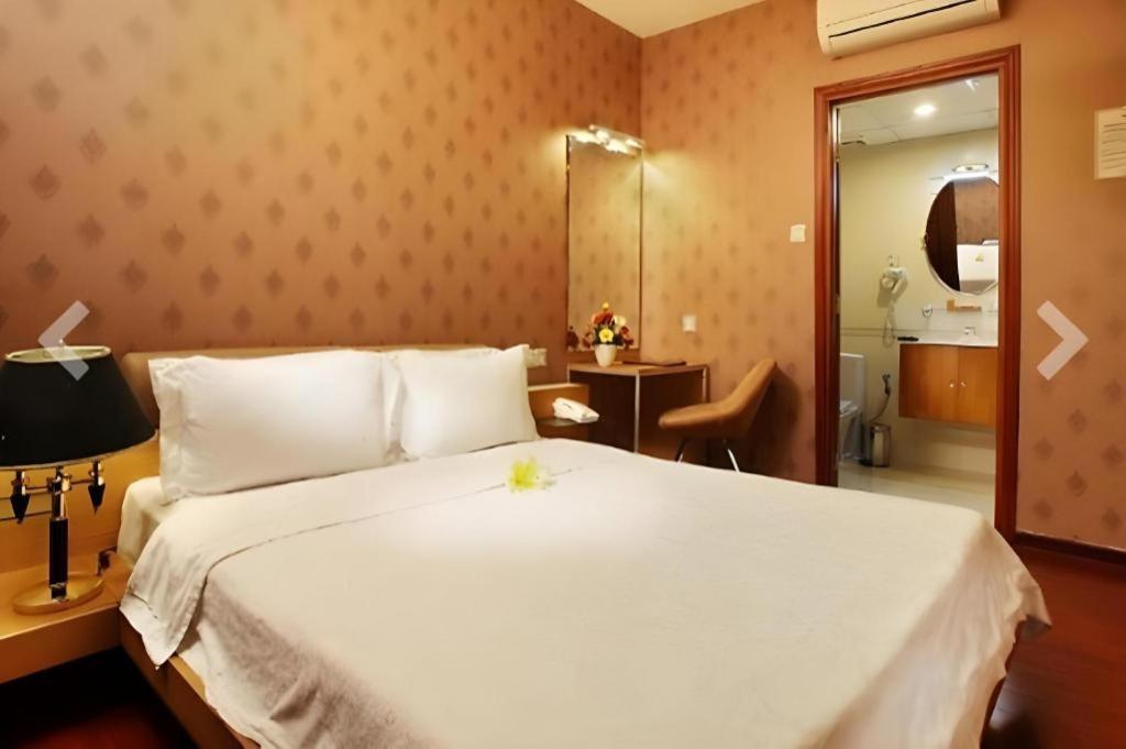 The White Hotel 8A Thai Van Lung Ho Chi Minh City Bagian luar foto