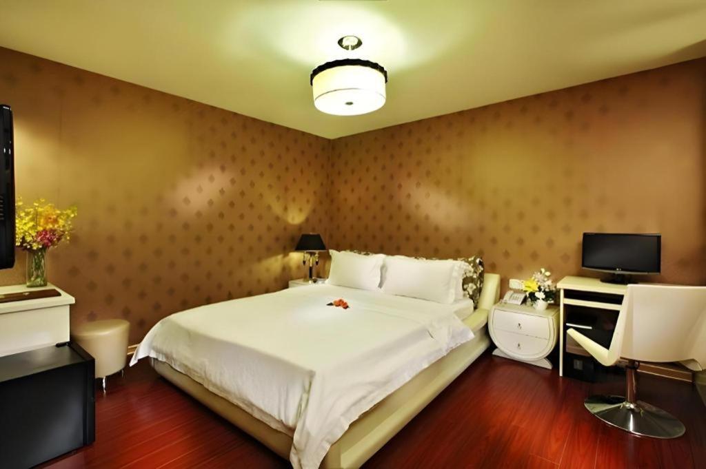 The White Hotel 8A Thai Van Lung Ho Chi Minh City Bagian luar foto
