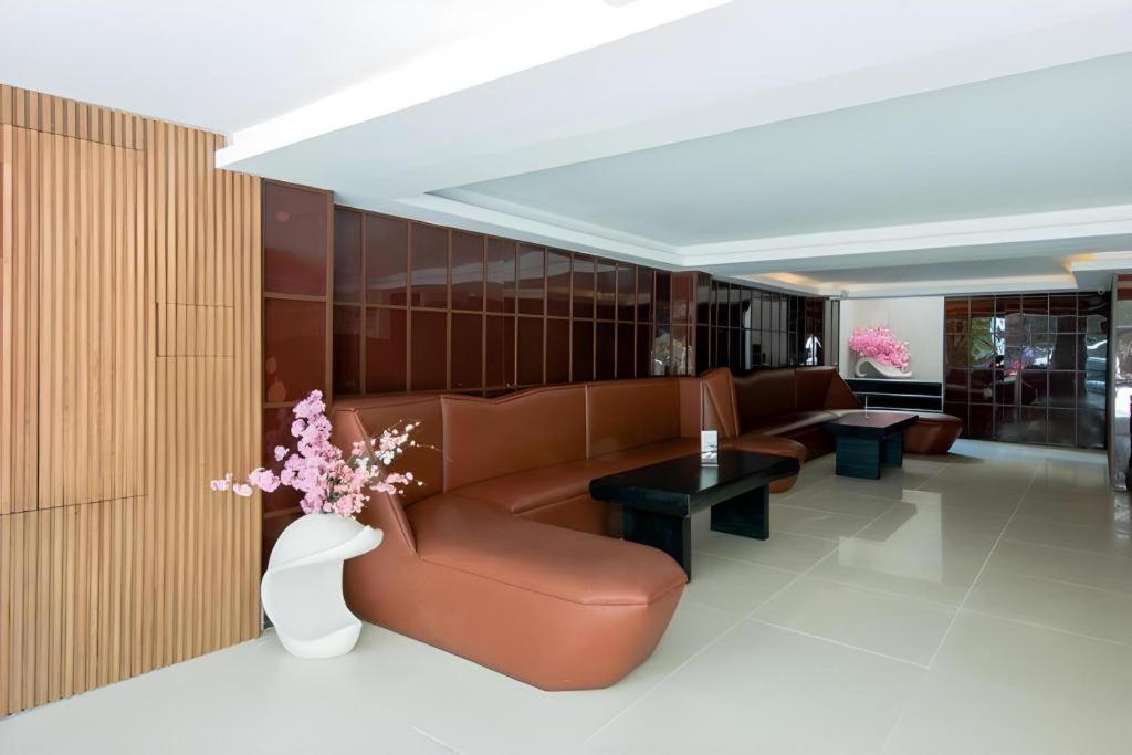 The White Hotel 8A Thai Van Lung Ho Chi Minh City Bagian luar foto