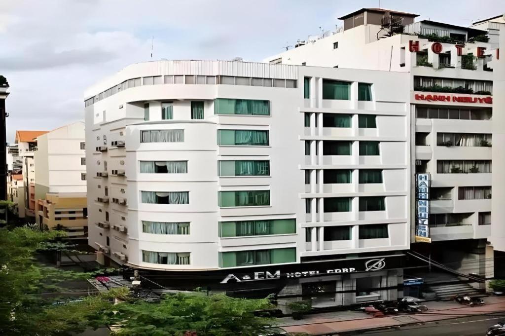The White Hotel 8A Thai Van Lung Ho Chi Minh City Bagian luar foto